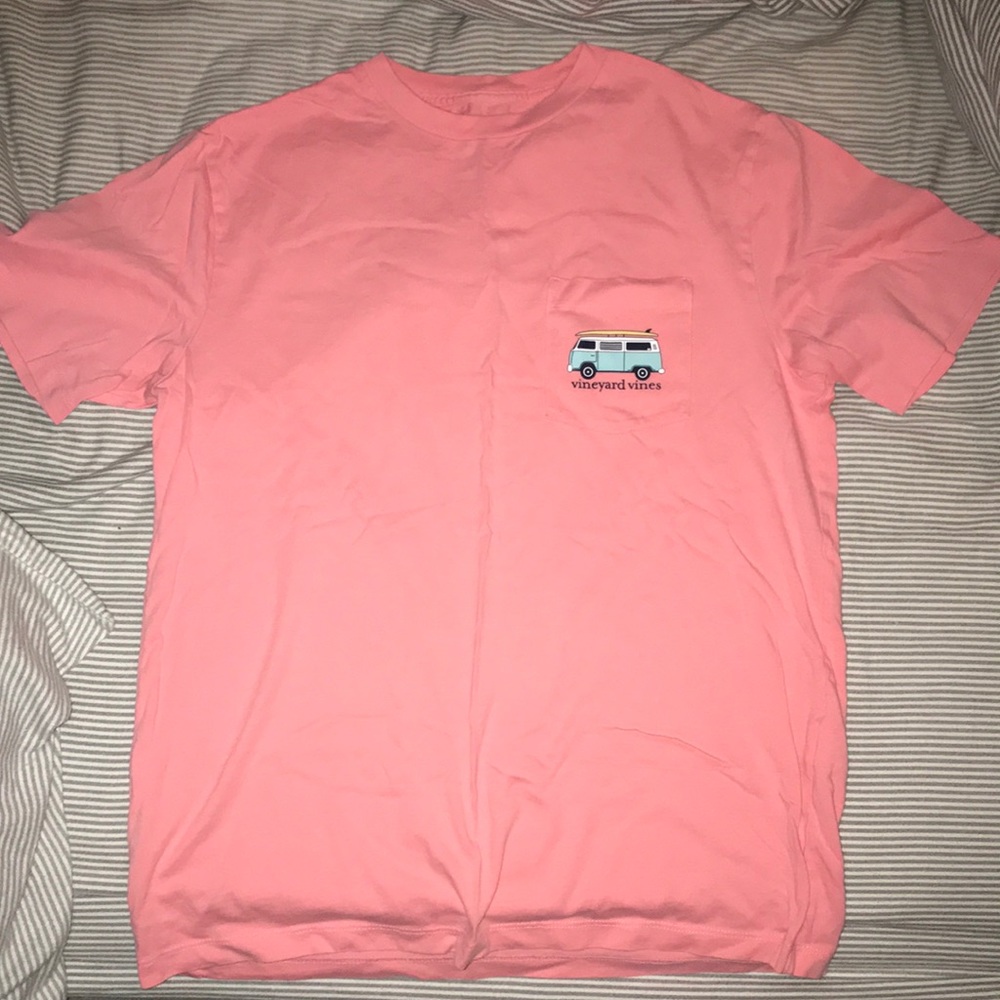 vineyard vines t shirt